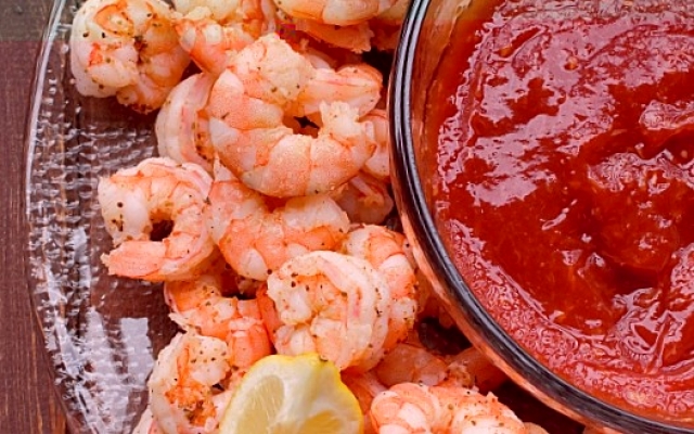 Drunken shrimp cocktail Ingredients 3 pounds shrimp, any size you prefer, I use large 4 cloves garlic, smashed 3 medium carr...