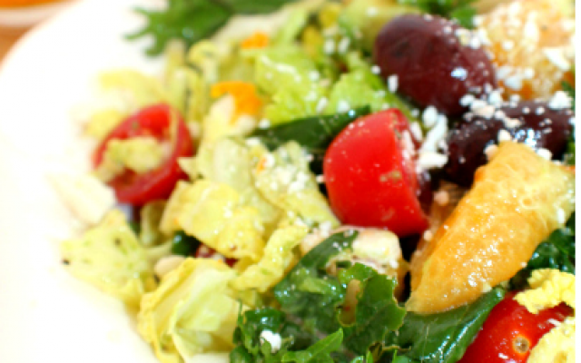 Orange greek salad Ingredients 2 cups Romaine 2 cups spring greens 2 oranges Grape tomatoes (cut in half) Kalamata Blac...